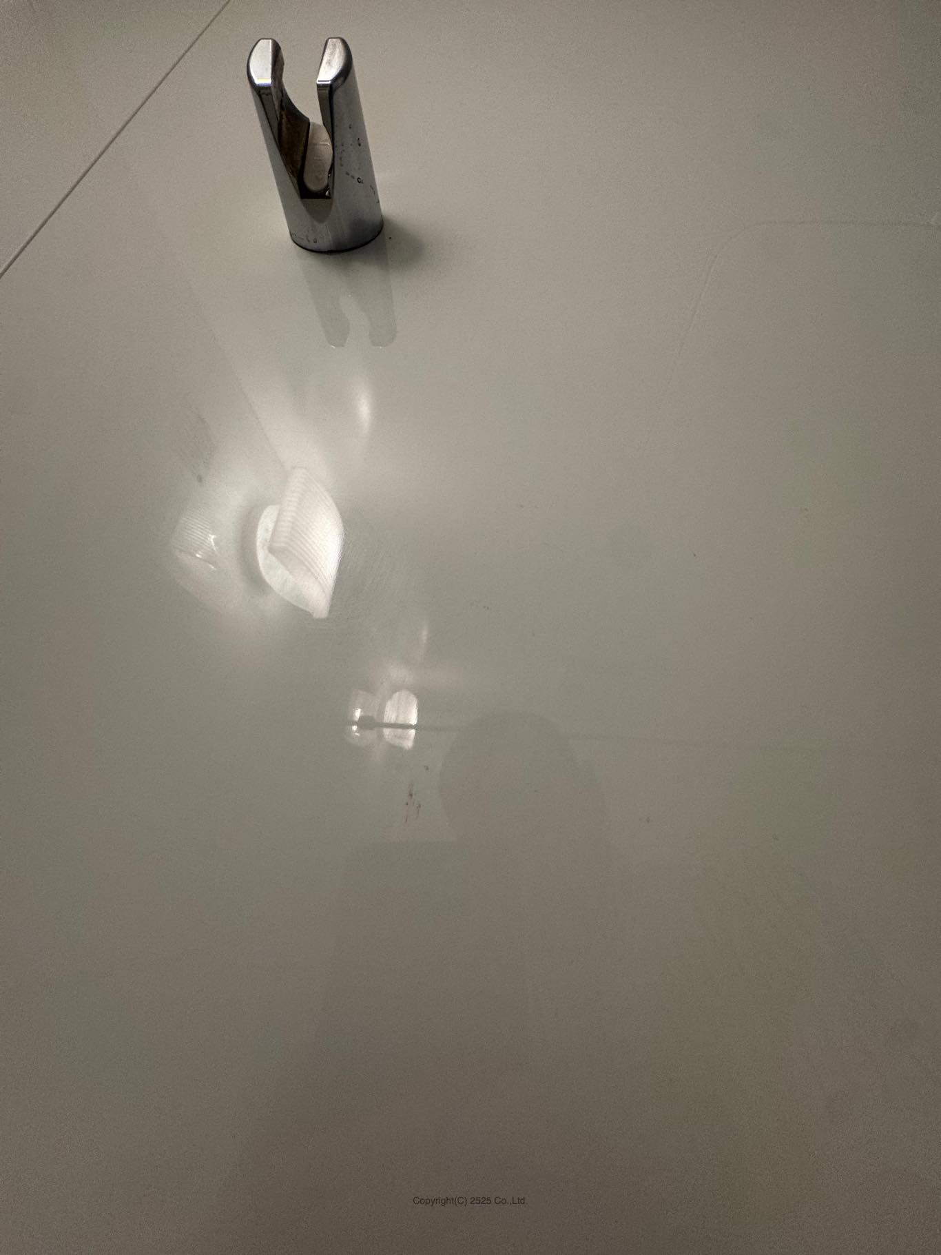 お風呂壁面の水垢洗浄後