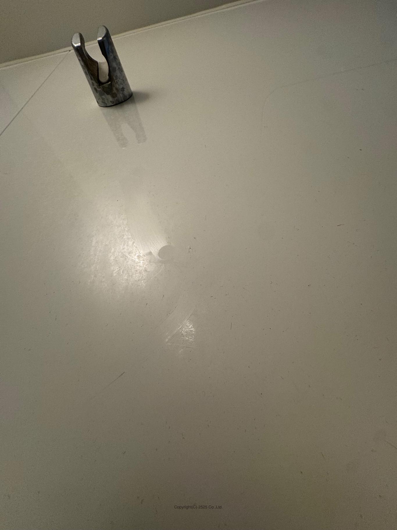 お風呂壁面の水垢洗浄前