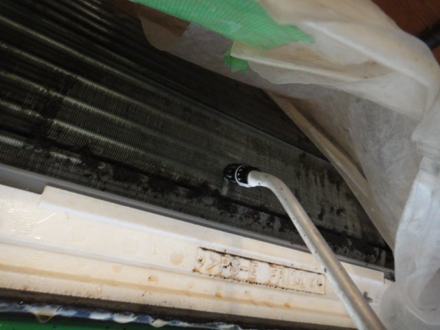 F28JTSXのアルミフィンに洗剤散布