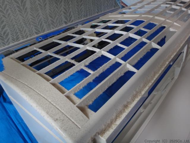 MSZ-W224洗浄前の外装パーツ